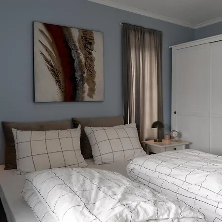 Family With Three Bedrooms In 빌라 *