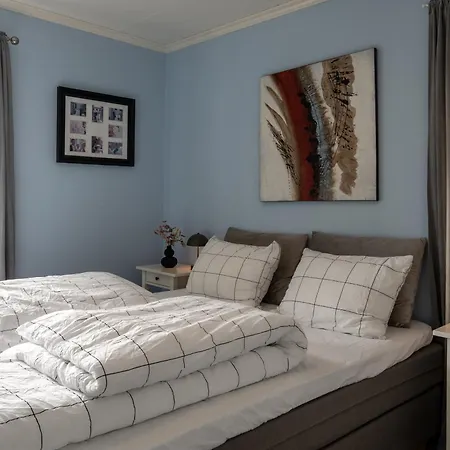 Family With Three Bedrooms In Ålesund