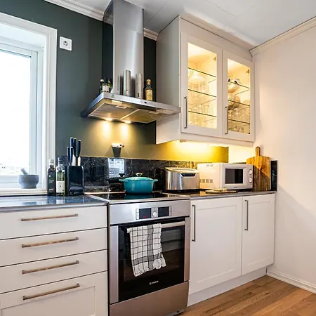Family With Three Bedrooms In Villa