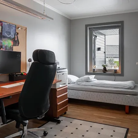 Family With Three Bedrooms In 올레순