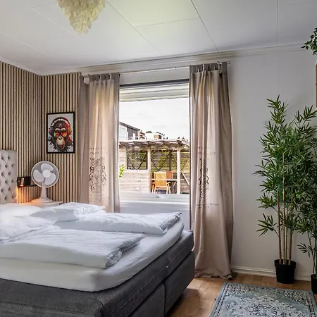 Family With Three Bedrooms In * 올레순